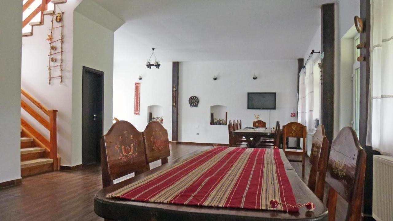 Sura Pietrei Craiului Hotel เซอร์เนช ภายนอก รูปภาพ